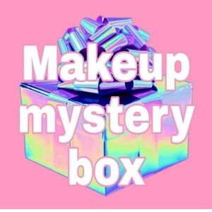 MAKEUP Mystery Bundle mix random